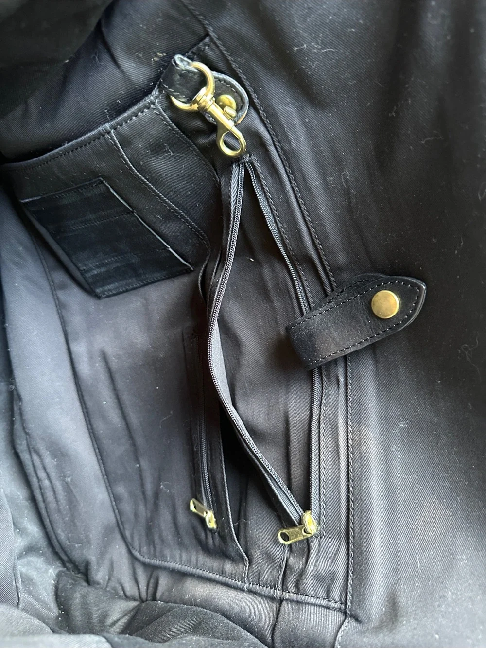 Gorgeous Vintage-Style Black Real Leather Messenger Bag / Briefcase 💼